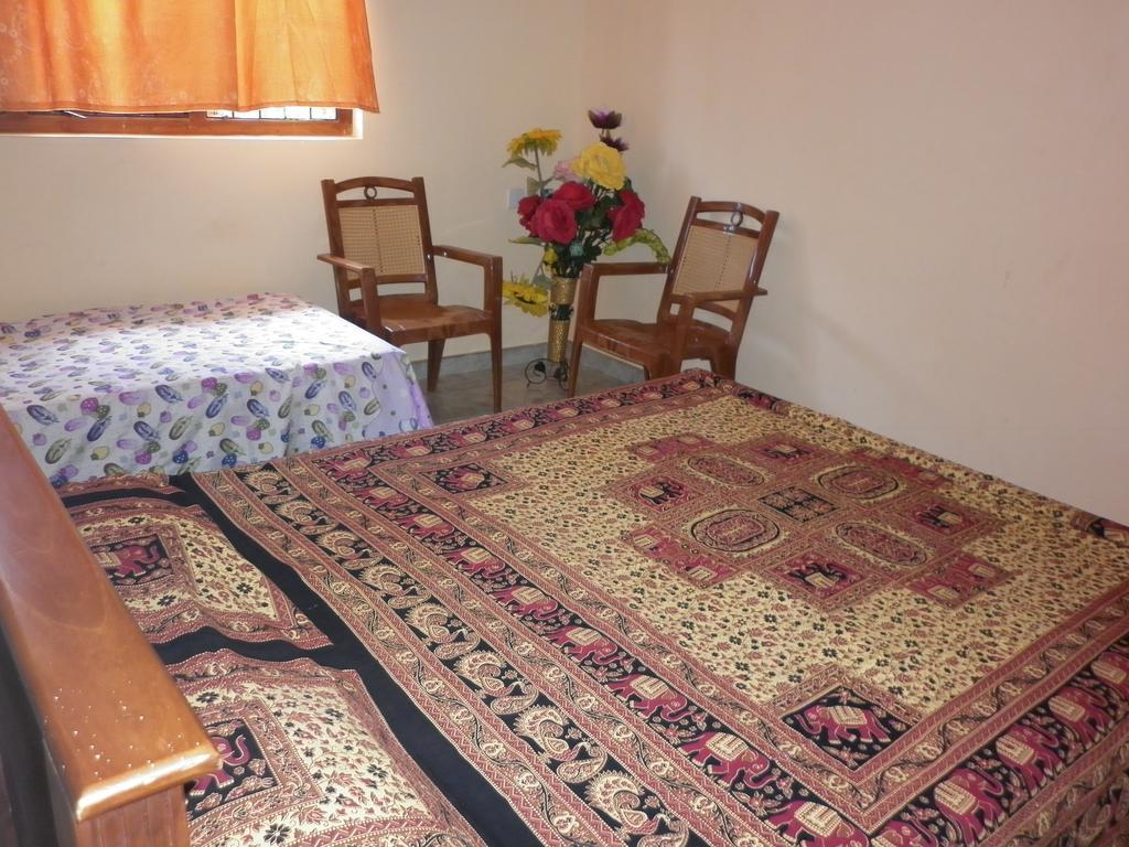 Seetha'S Hostel 니곰보 객실 사진