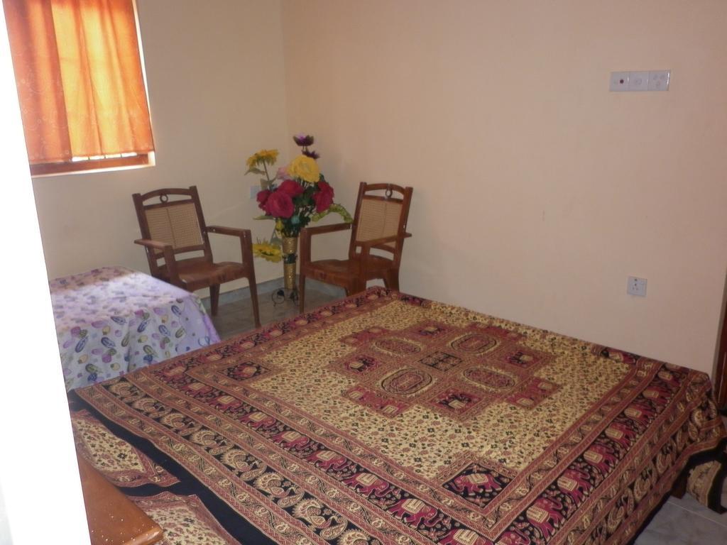 Seetha'S Hostel 니곰보 객실 사진